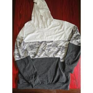 The Unbranded Brand Mens Colorblock Camo Pullover Hoodie Size Large